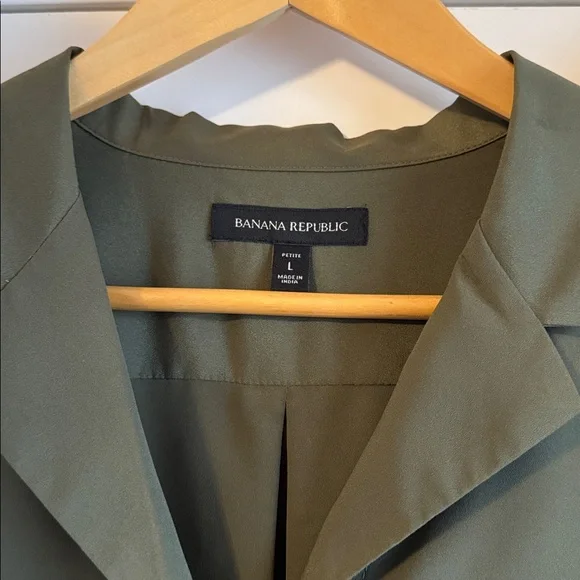 3 Blouses: Banana Republic and Loft - Picture 3 of 13